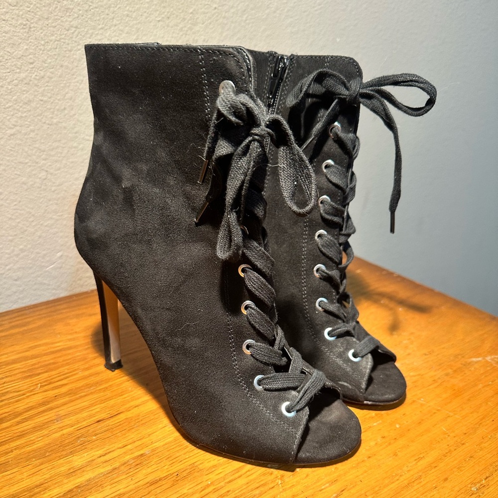Mix N°6 Black Suede lace up stelleto booties as 6.5